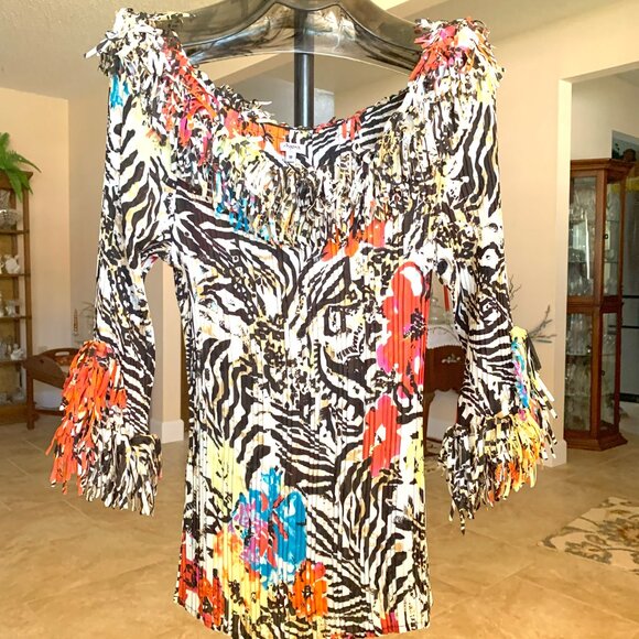 NWOT Agora Floral Pleated Party Top with Fringed Neckling and Sleeves size Med - Picture 1 of 8